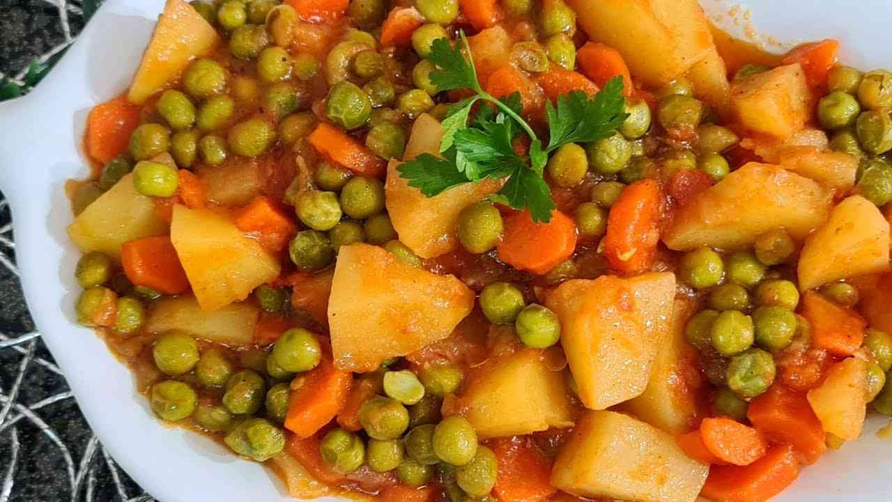 يخنة بازيلا وجزر صحية
